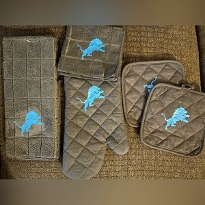 Detroit Lions Kitchen Oven Mitt Set